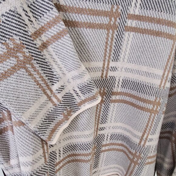 Cleo cream and tan plaid sweater, XXL, button detail - Picture 2 of 5